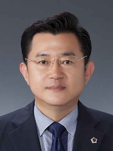 위촉위원 박근철